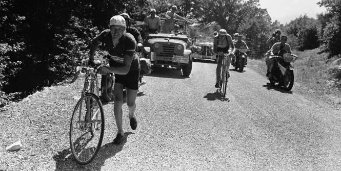 Bartali e Coppi sul Mont Ventoux nel Tour del 1952 (l'Equipe)